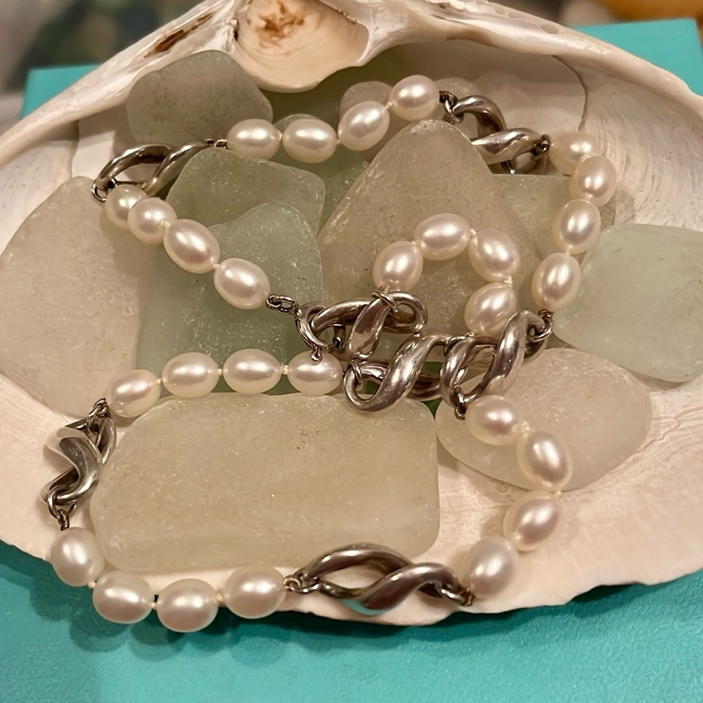 Tiffany & Co. Pearl Infinitely Necklace